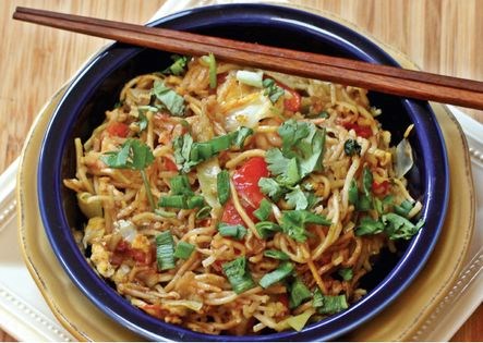 Indo-Chinese mixed noodles (Hakka noodles)