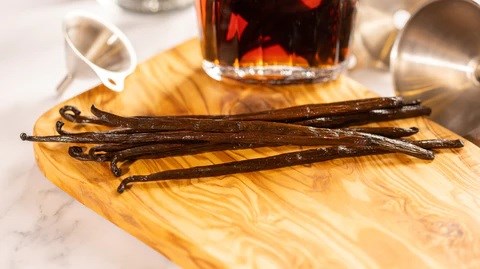 Indonesian dark rum delight extract