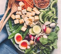 Indonesian raw salad with tofu
