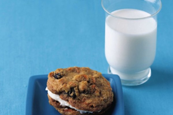 Inside-out carrot cake cookies