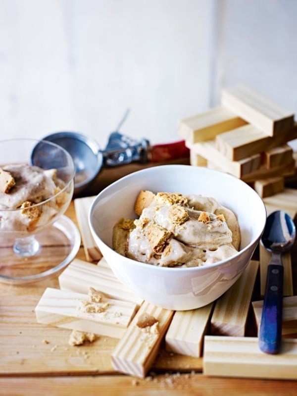 Instant banana, peanut butter and digestive biscuit ‘ice cream’