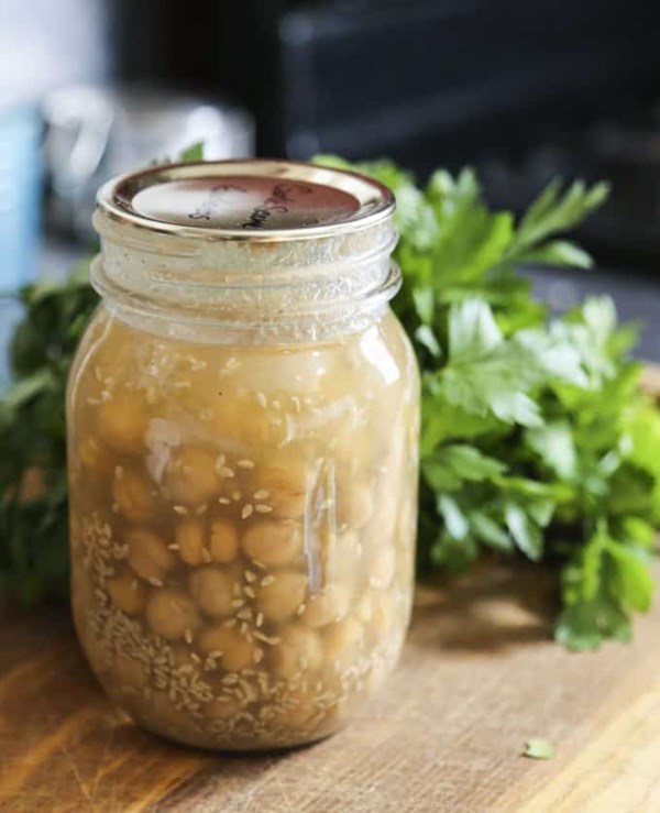 Instant hummus-in-a-jar