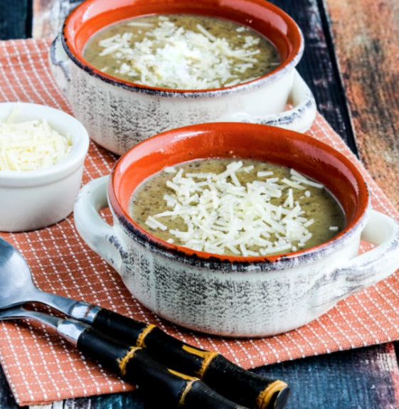 Instant Pot cauliflower mushroom soup