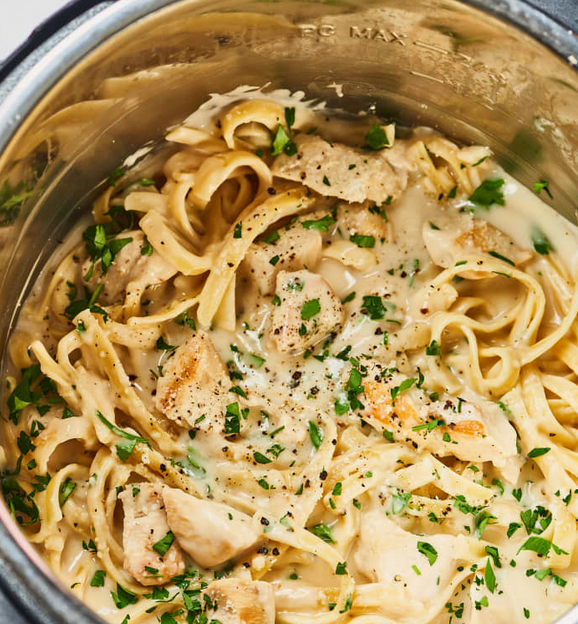 Instant Pot chicken Alfredo