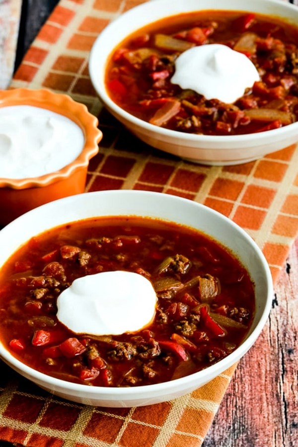 Instant Pot low-carb goulash soup with ground beef and peppers
