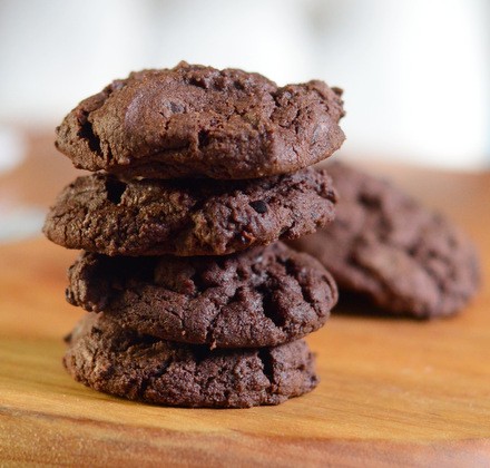 Intense dark chocolate cookies