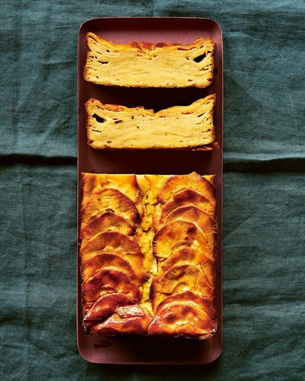 Invisible apple cake