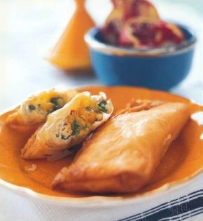 Iraqi chicken and chickpea pastries (Sambusak b'tawah)