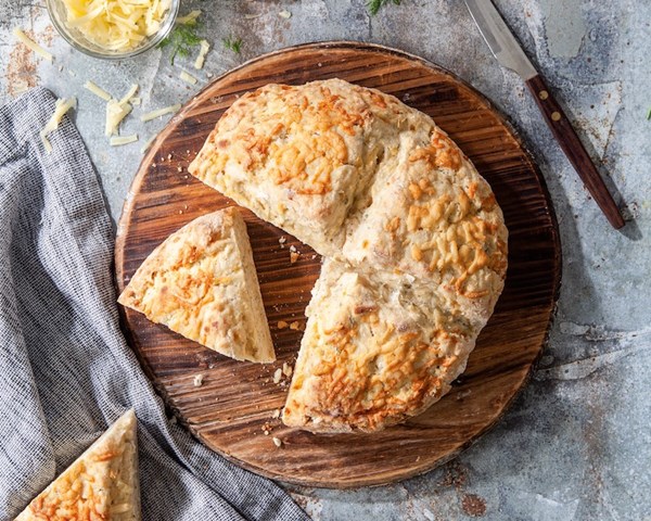 Irish cheddar white soda bread