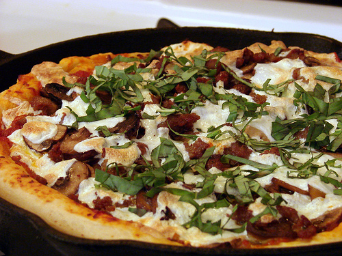 Iron skillet pizza