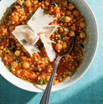 Israeli couscous with tomatoes and chickpeas