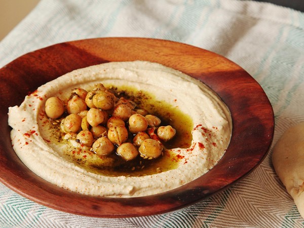 Israeli-style extra-smooth hummus
