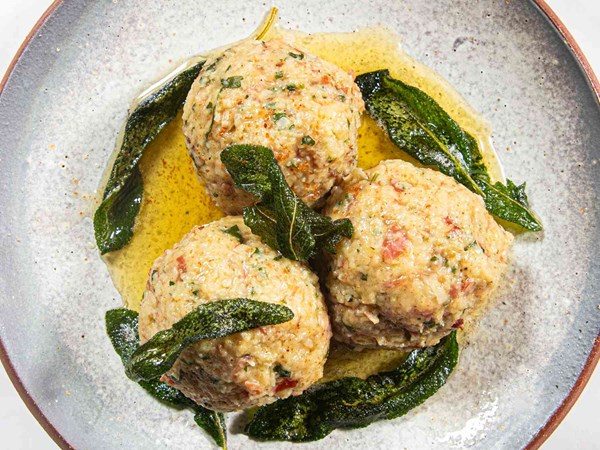 Italian bread dumplings (Canederli di pane)