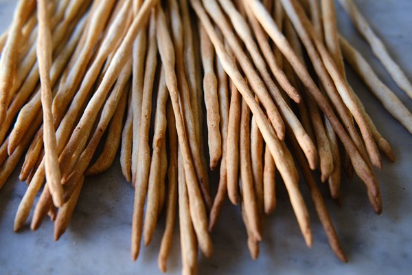 Italian breadsticks (Grissini)