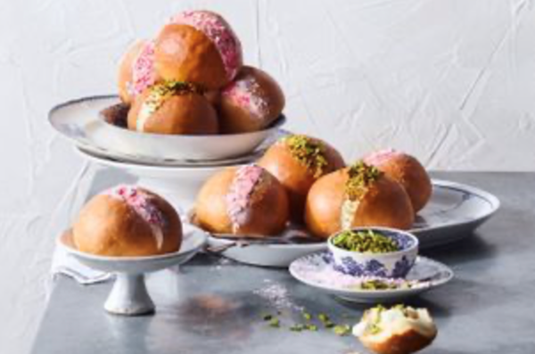 Italian cream buns (Maritozzi)