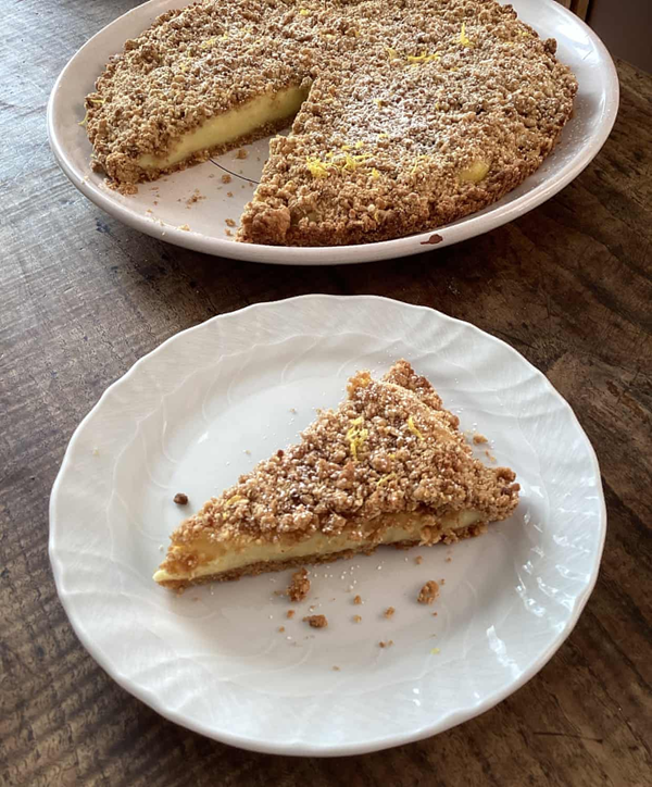 Italian lemon crumble cake-tart