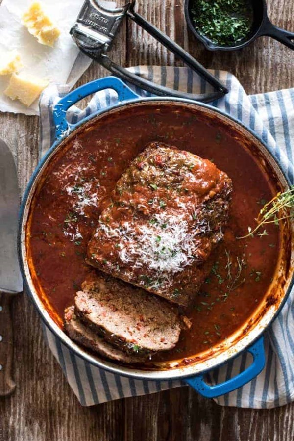 Italian meatloaf with marinara sauce