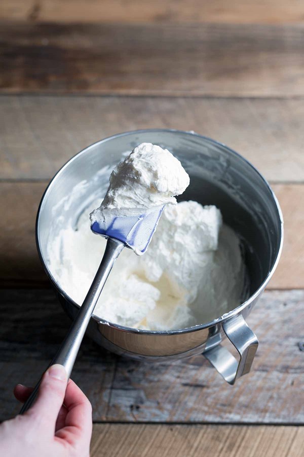 Italian meringue buttercream frosting