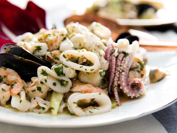 Italian seafood salad (Insalata di mare)