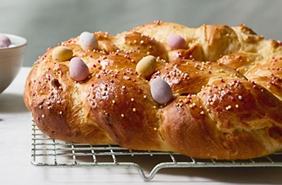 Italian-style Easter bread (Pane di Pasqua)