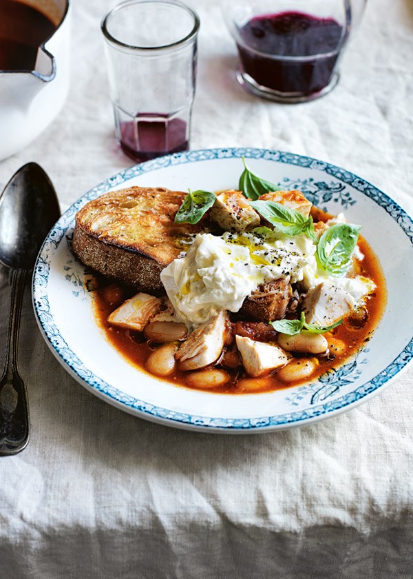 Italian-style tomato, chicken and bread soup