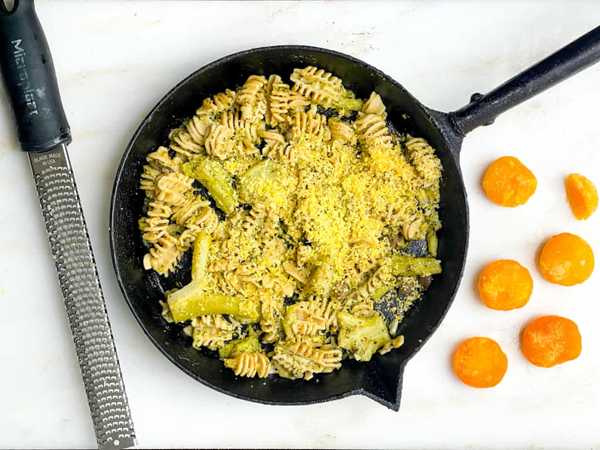 Italian-style whole broccoli pasta