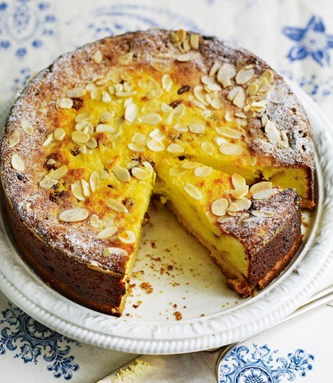 Italian sultana and ricotta torte