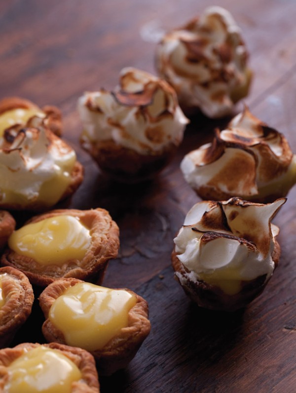 Itsy-bitsy lemon meringue pies