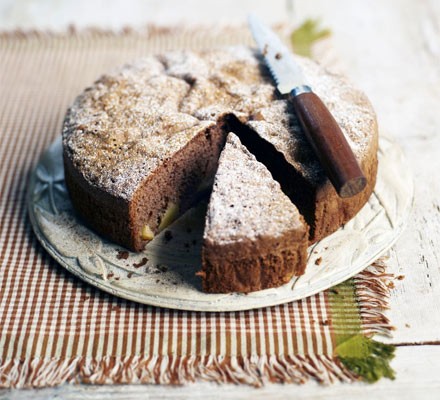 Iza's country apple cake