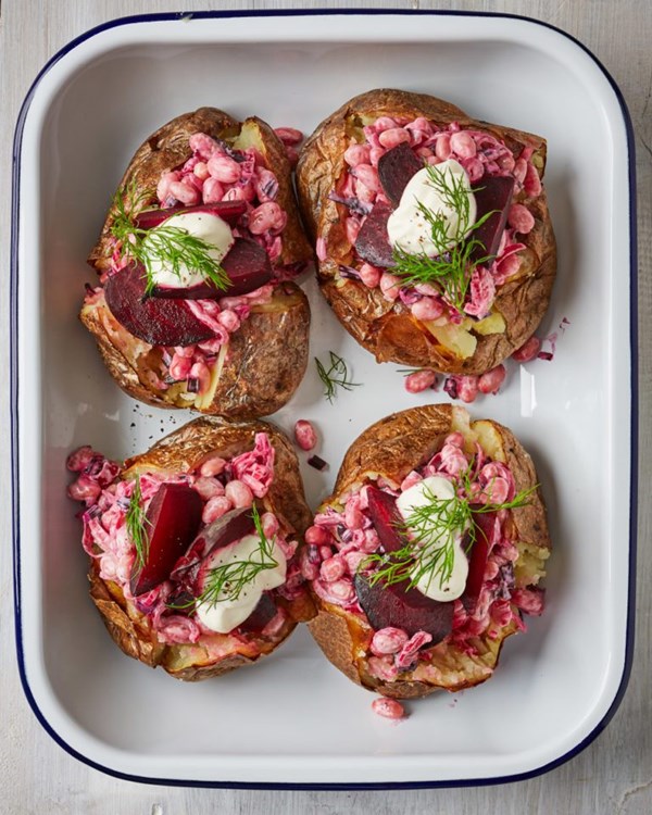 Jacket potatoes with creamy white beans, beetroot and dill 