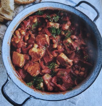 Jackfruit and red pepper goulash