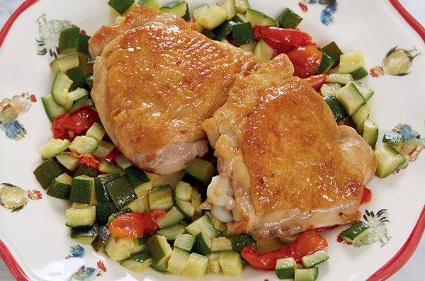 Jacques Pépin's crunchy skillet chicken thighs with zucchini 
