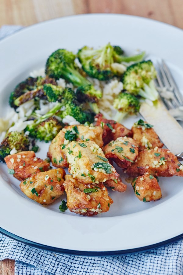 Jacques Pépin's garlic chicken breasts