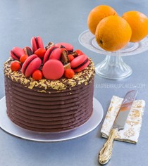 Jaffa layer cake with macarons