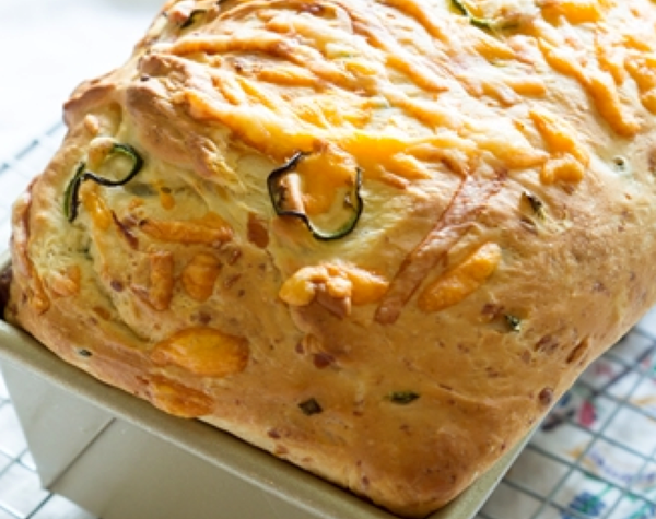 Jalapeño 3-cheese bread