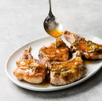 Jalapeño-apricot glazed pork chops