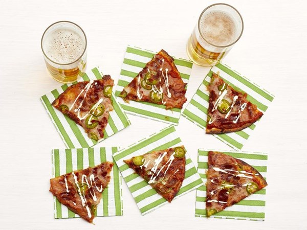 Jalapeño popper tortilla pizzas 