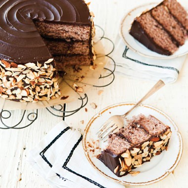 Jam cake with caramel chocolate ganache