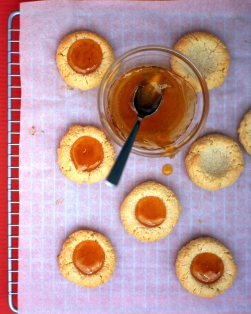 Jam macaroons