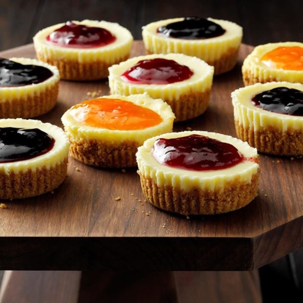 Jam-topped mini cheesecakes