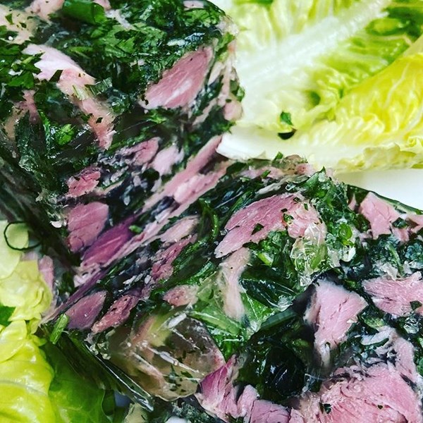 Jambon persillé en gelée