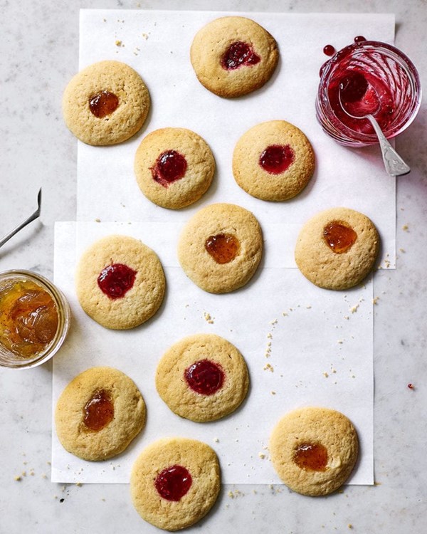 Jammy thumbprint biscuits 