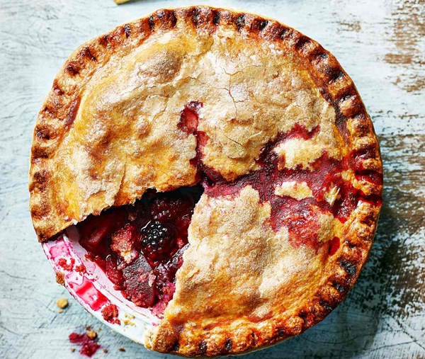 Jane Grigson’s blackberry and apple pie 