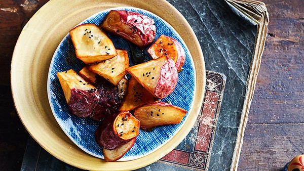 Japanese candied sweet potatoes (Daigaku imo)