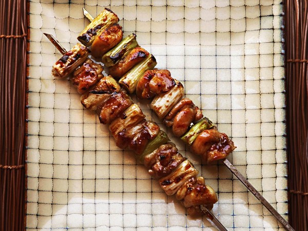 Japanese chicken skewers with scallion (Negima yakitori)