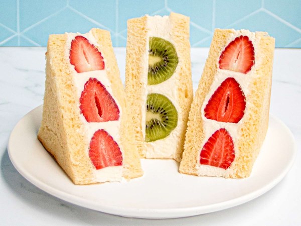Japanese fruit sandwich