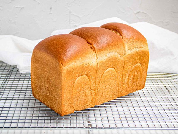 Japanese milk bread (Shokupan)
