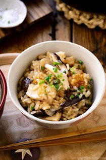 Japanese mushroom rice (きのこご飯)