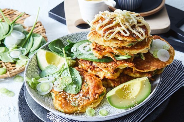 Japanese pancakes (Okonomiyaki with prawns)