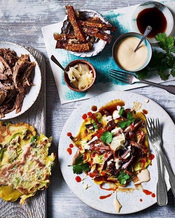 Japanese savoury pancakes (Pulled pork with okonomiyaki)